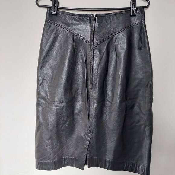 PCFL (premiere en cuir first in leather Canada) Vintage Leather Skirt, size 8 - Picture 2 of 8
